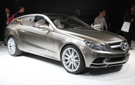 Новый Mercedes получил три двери