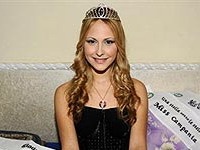 Берлускони отверг обвинения в связи с несовершеннолетней
