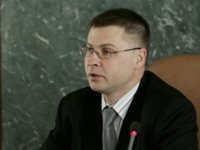 Сколько зарабатывают депутаты Сейма
