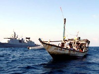Голландские моряки взяли в плен 13 пиратов в Индийском океане