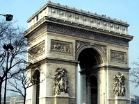 Многие парижские музеи и памятники более недели закрыты для туристов