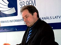 Возле Рижской думы обокрали депутата