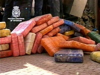 Испанская полиция арестовала полторы тонны кокаина Испанская полиция арестовала полторы тонны кокаина