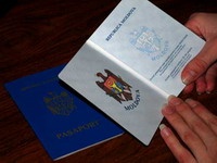 Молдавским чиновникам разрешили иметь двойное гражданство