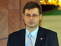 Латвийский премьер отказался от охраны в зарубежных поездках