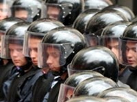 Полторы тысячи милиционеров взяли под охрану госучреждения в Киеве