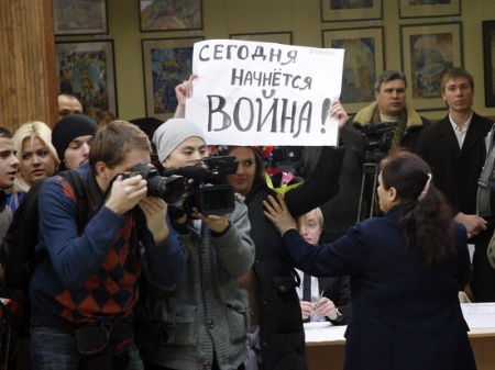 Стриптиз на избирательном участке