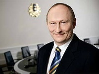 Министр обороны Эстонии едва не уволился из-за памятника