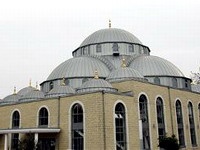 Меркель пообещала немецким городам больше мечетей