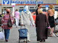 Правительство Германии ужесточило требования к мигрантам