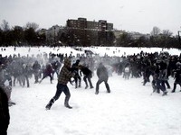 Игра в снежки в Лейпциге переросла в массовую драку