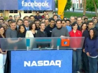 Акции Facebook подорожали на 13 процентов в первые минуты торгов