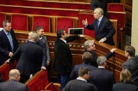 Правительство Украины избежало отставки