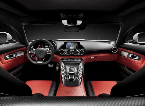 Спорткар Mercedes-AMG GT представлен официально