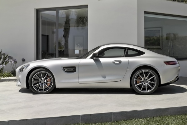 Спорткар Mercedes-AMG GT представлен официально