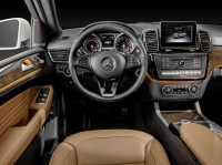 Mercedes-Benz представил GLE Coupe - конкурента BMW X6