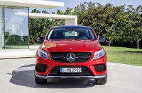 Mercedes-Benz представил GLE Coupe - конкурента BMW X6