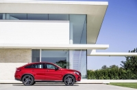 Mercedes-Benz представил GLE Coupe - конкурента BMW X6