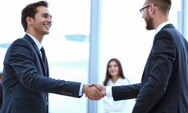 Россияне стали привлекать посредников после проблем с платежами с Китаем