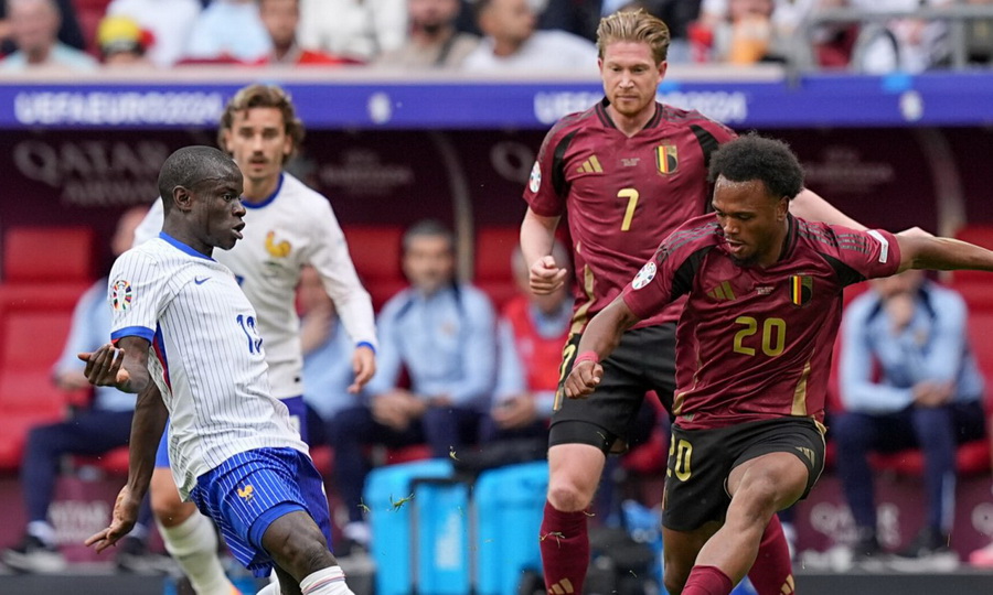 Автогол Бельгии принёс победу французам в 1/8 финала Евро-2024
