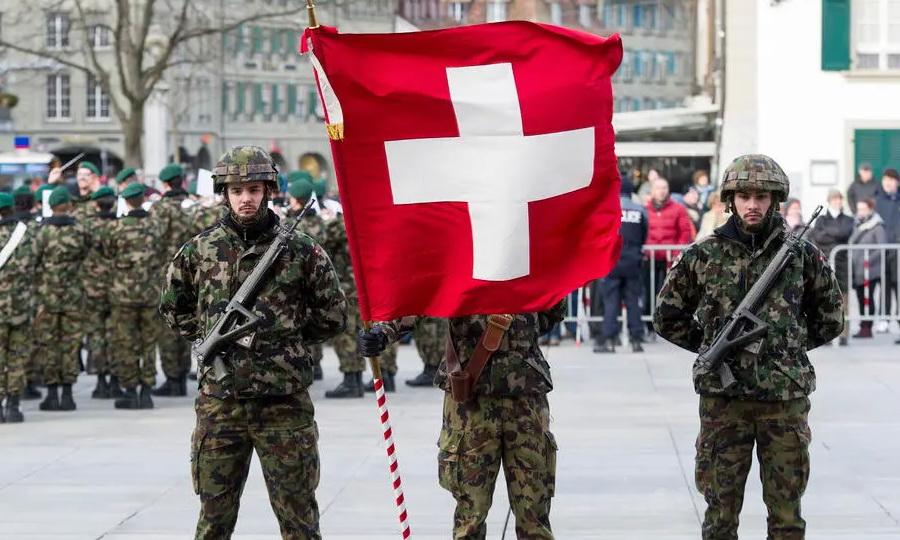 Швейцария спустя 500 лет может отказаться от нейтралитета