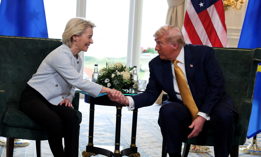 Трамп заявил, что США и ЕС заключили торговую сделку Трамп заявил, что США и ЕС заключили торговую сделку